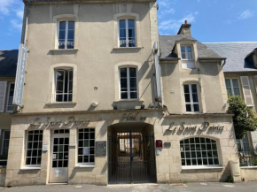 Гостиница Hôtel Le Saint Patrice  Байё